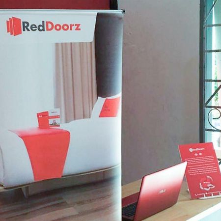 Reddoorz @ Simpang Lima Jupiter Hotel Sorong Ngoại thất bức ảnh