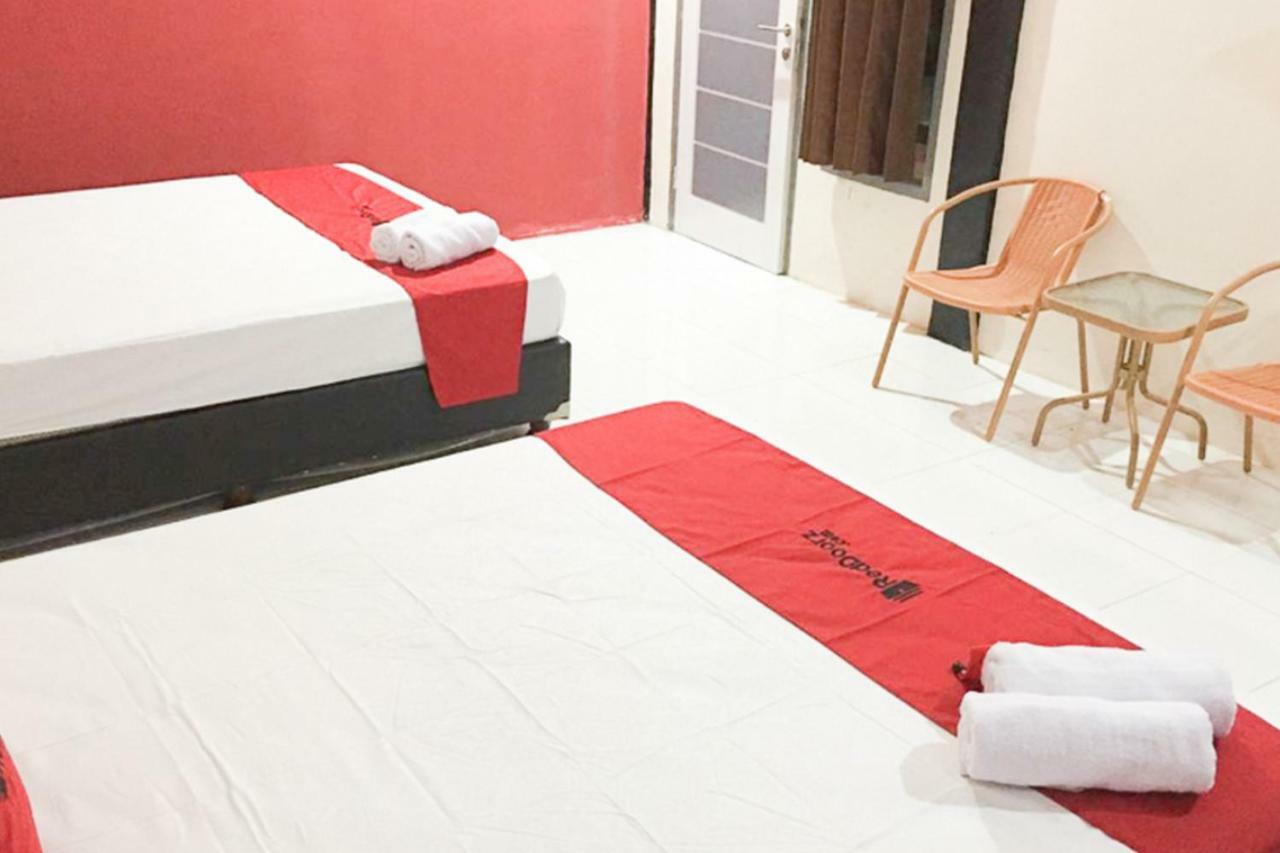 Reddoorz @ Simpang Lima Jupiter Hotel Sorong Ngoại thất bức ảnh