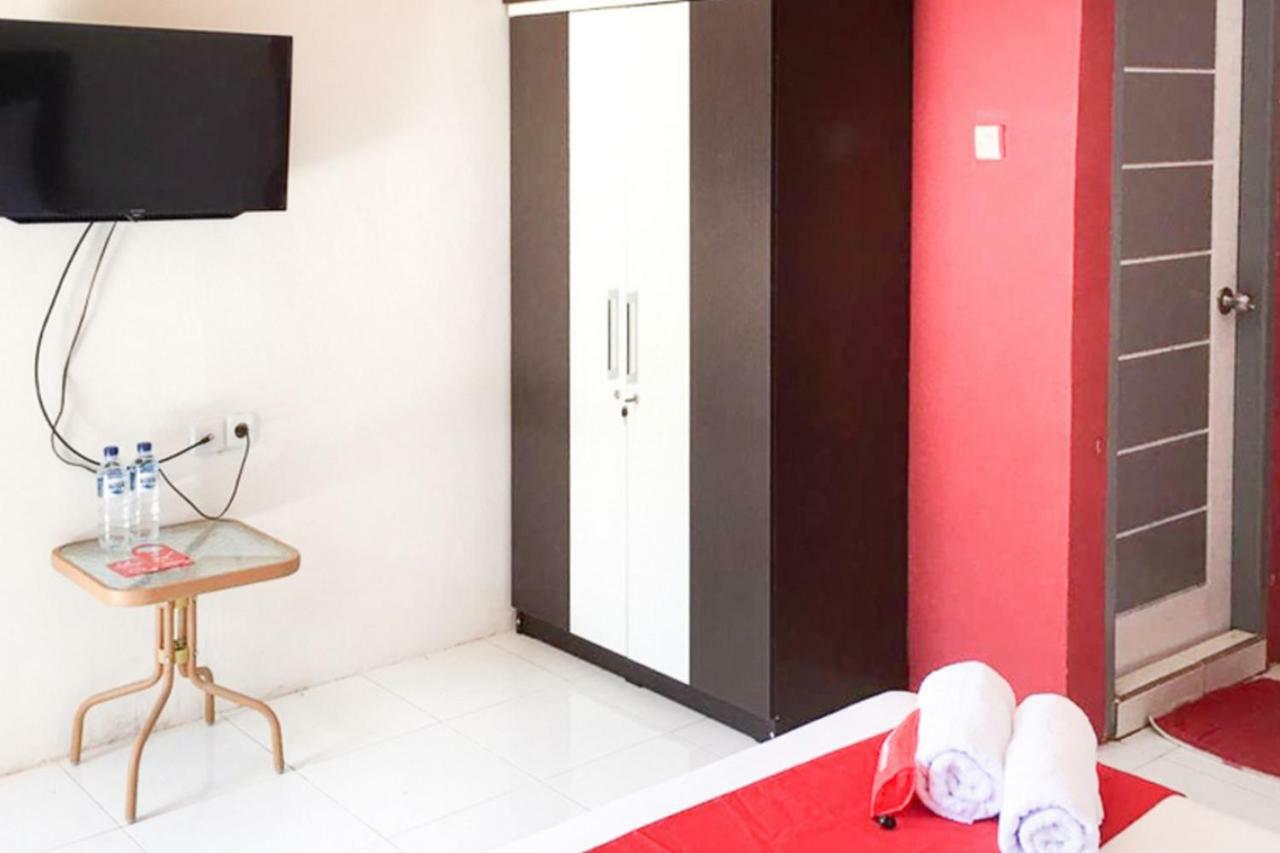Reddoorz @ Simpang Lima Jupiter Hotel Sorong Ngoại thất bức ảnh