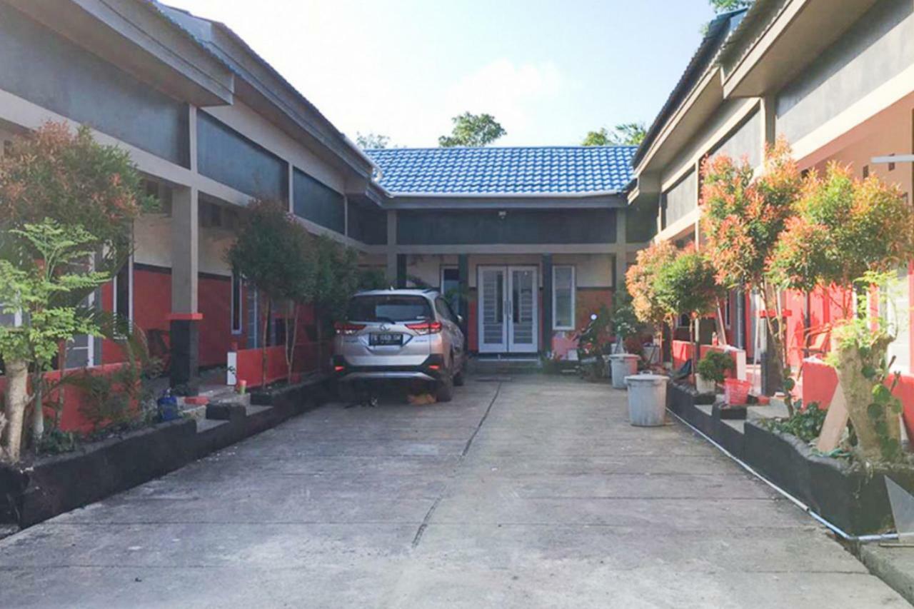 Reddoorz @ Simpang Lima Jupiter Hotel Sorong Ngoại thất bức ảnh